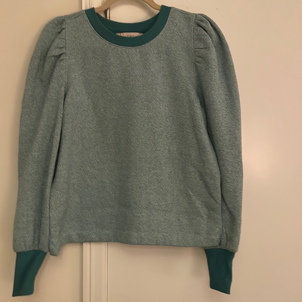 Love puffy sleeve sweater in a beautiful Jade color.